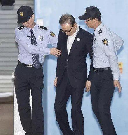 韩国警方将执行尹锡悦逮捕令，一场意料之外的闹剧