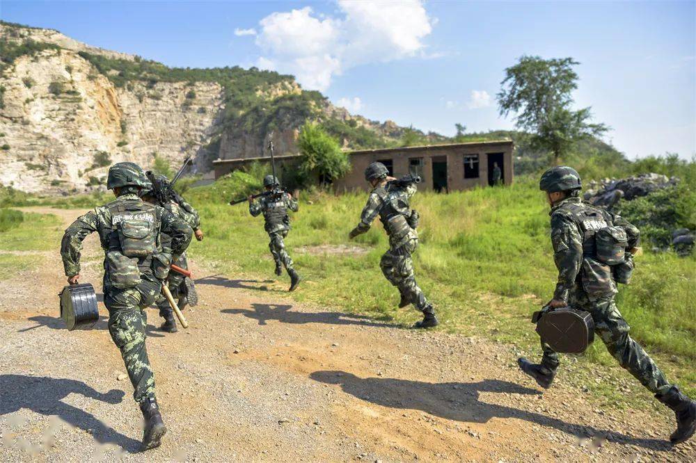 西部战区武警训练基地的新篇章，平整之旅