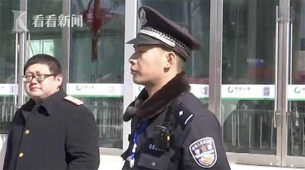 民警抓艾滋嫌犯流血怎么处理