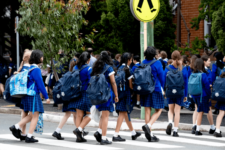 268所学校遭遇炸弹威胁，现实挑战下的教育安全危机