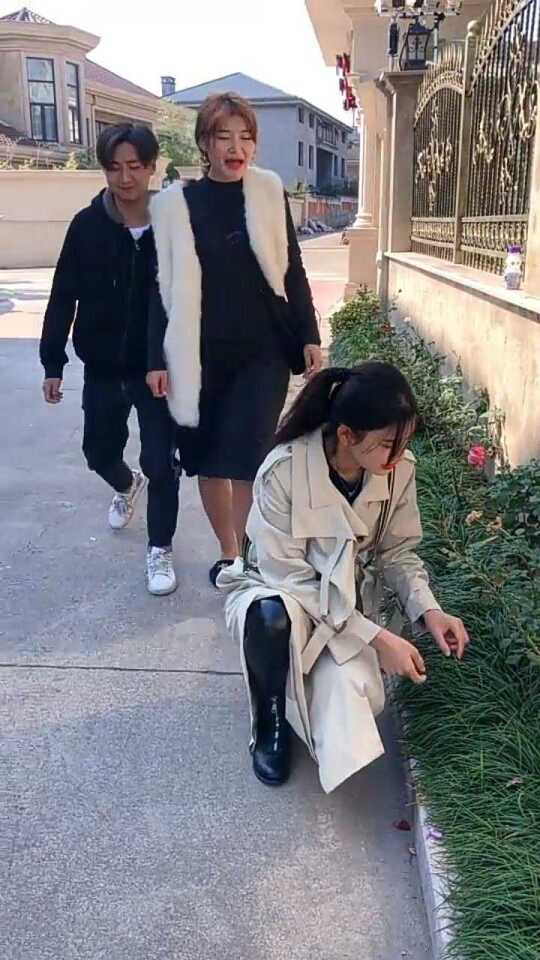 女生带男友回家结果男友和妈妈相像