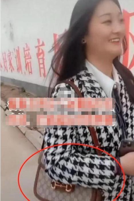 男方提亲亲友团助阵，女子惊喜到合不拢嘴，一场婚恋佳话的深度解读